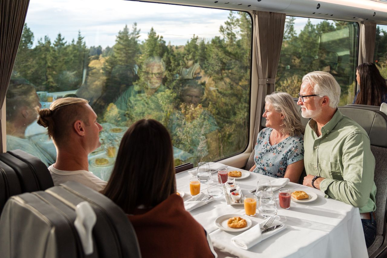 552103 customers on board enjoying breakfast service web 1280