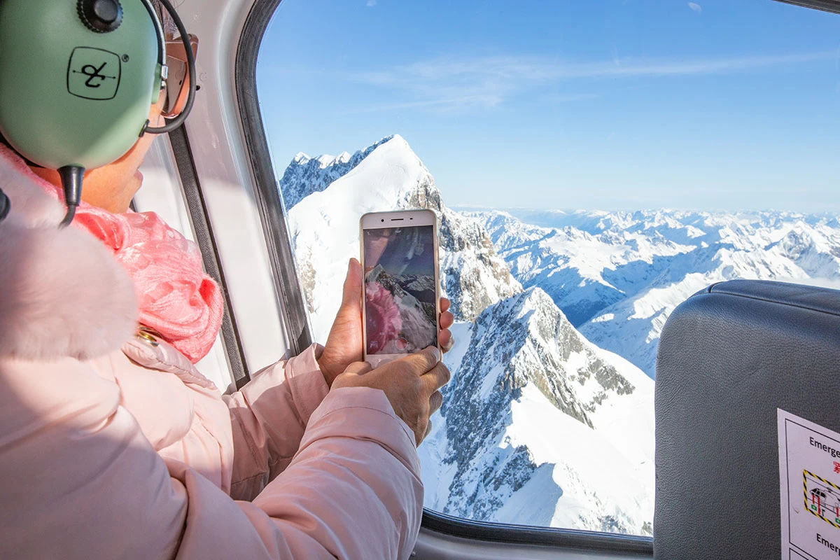 Helicopter tour over Franz Josef Glacier and Fox Glacier