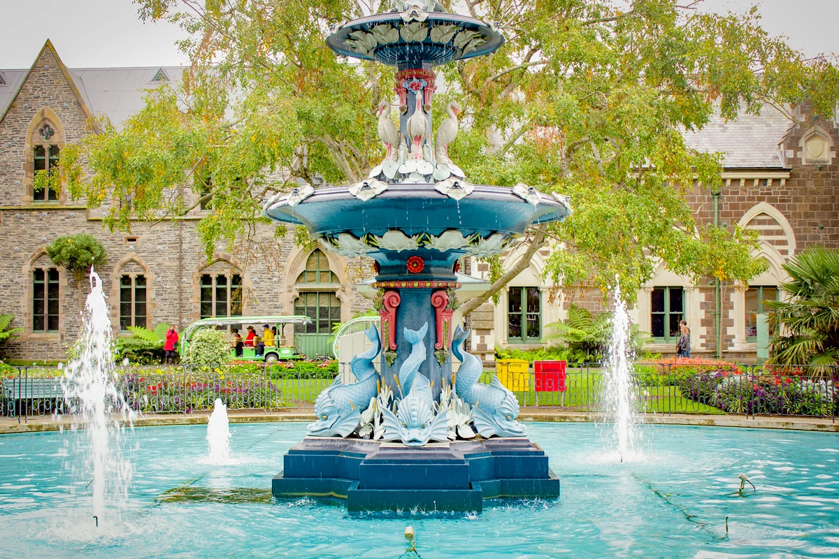 Christchurch Botanic Gardens fountain outside of Canterbury Museum