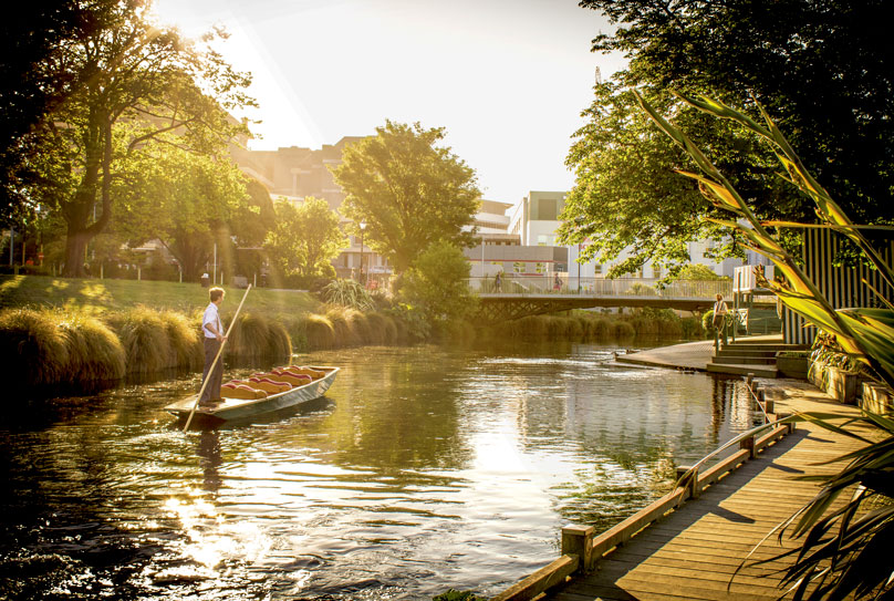 GI Christchurch TranzAlpine Coastal Pacific Punting on the Avon RH3200