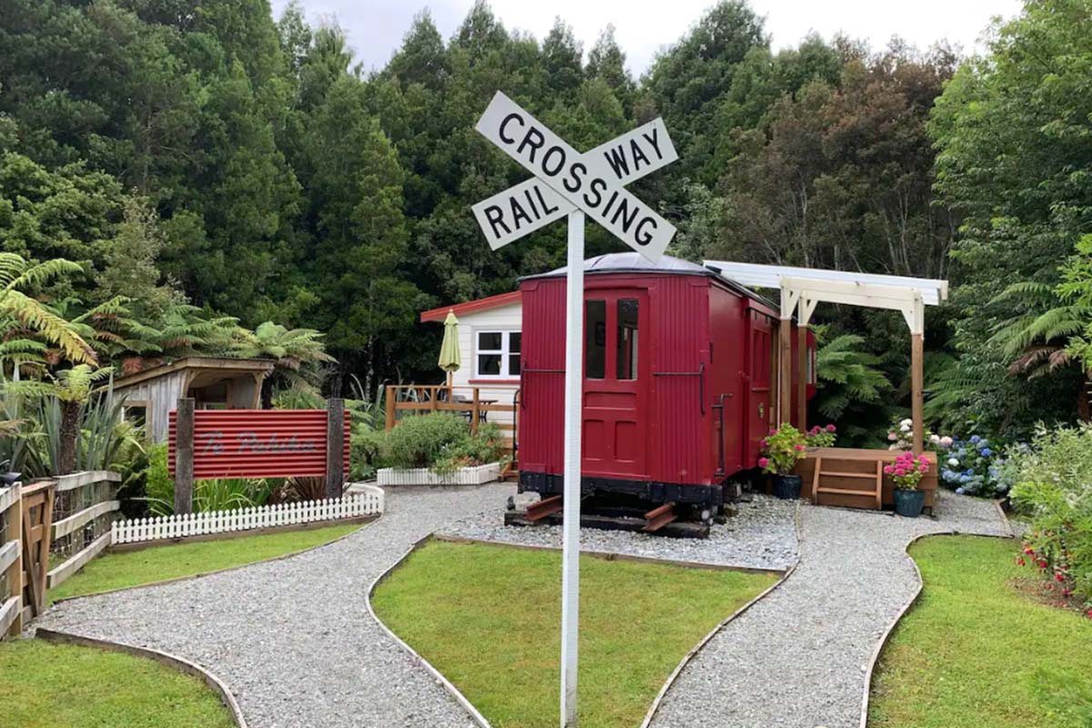 GI Greymouth Accomodation Te Pahika Train Carriage