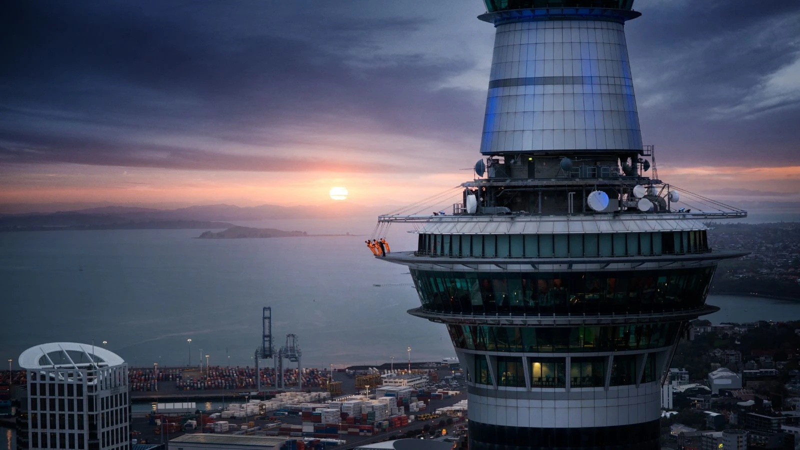 Auckalnd Sky Tower at sunset