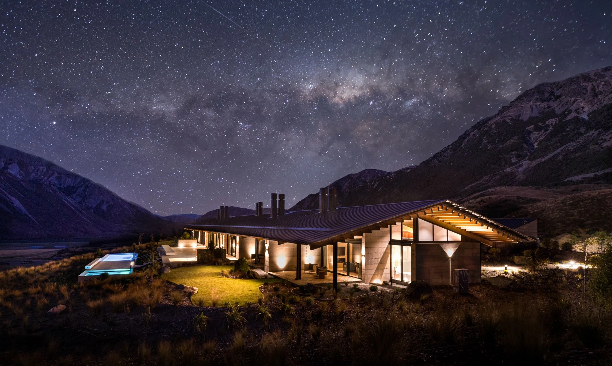 A starry sky over Flockhill homestead