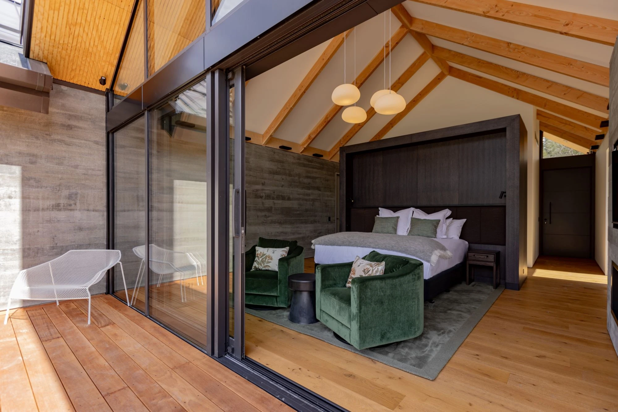 Flockhill villa bedroom