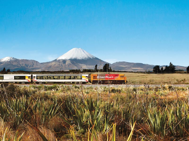 Northern Explorer Leaving National Park 800x600